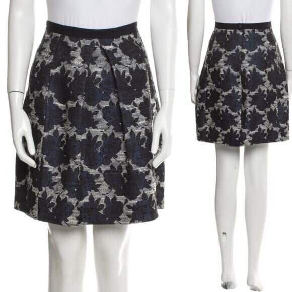 Weekend MAX MARA Floral Blue White Tapestry Textured A-Line Skirt Size 8 - Picture 1 of 6